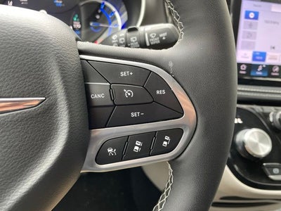 2024 Chrysler Pacifica Hybrid Select