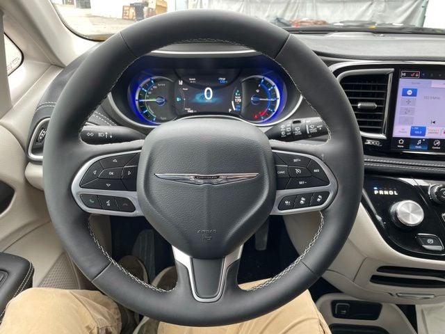 2024 Chrysler Pacifica Hybrid Select