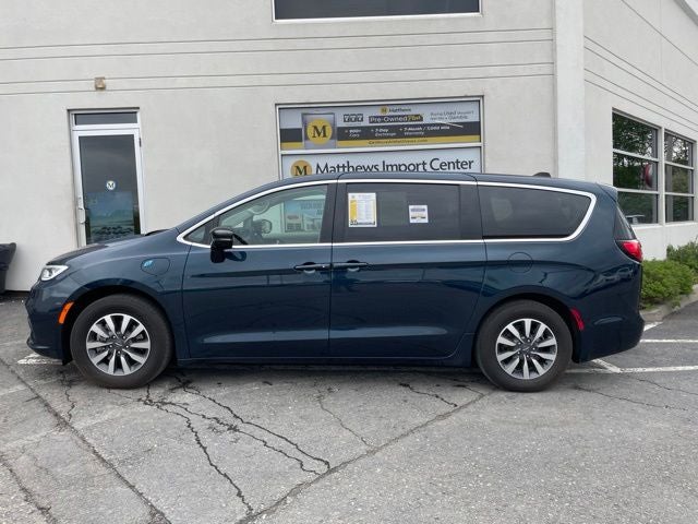 2024 Chrysler Pacifica Hybrid Select