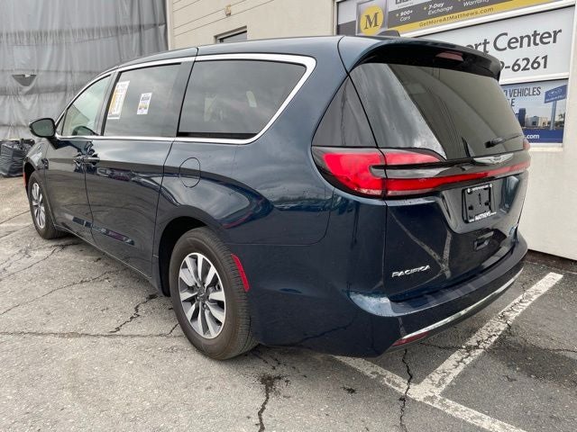 2024 Chrysler Pacifica Hybrid Select