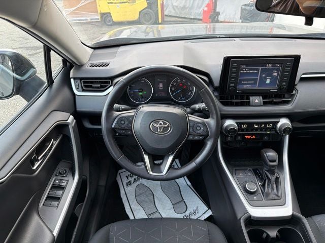 2020 Toyota RAV4 Hybrid XLE