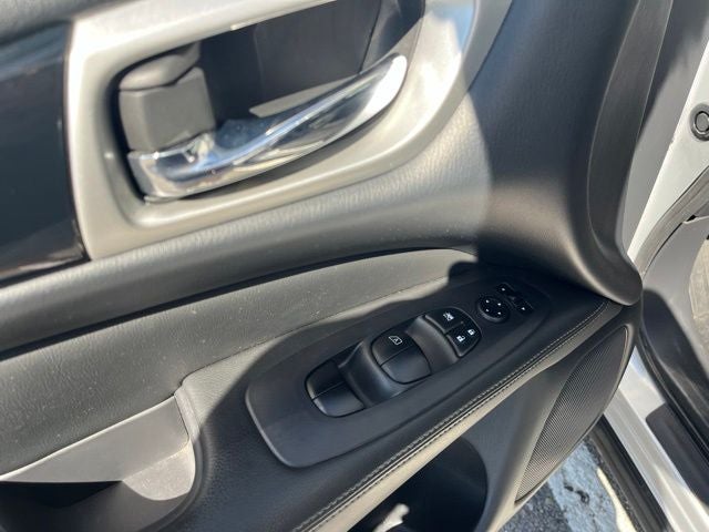 2018 Nissan Pathfinder S