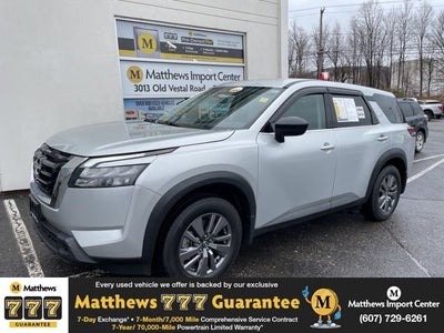 2024 Nissan Pathfinder S