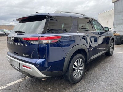 2025 Nissan Pathfinder SL