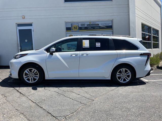 2023 Toyota Sienna XLE 7 Passenger