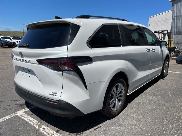 2023 Toyota Sienna XLE 7 Passenger