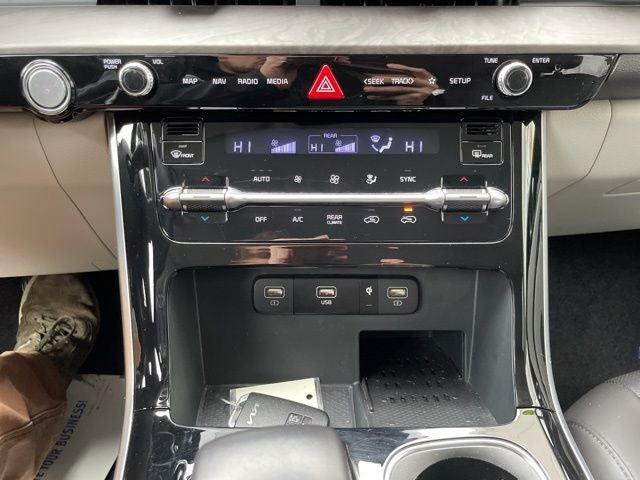 2024 Kia Carnival EX