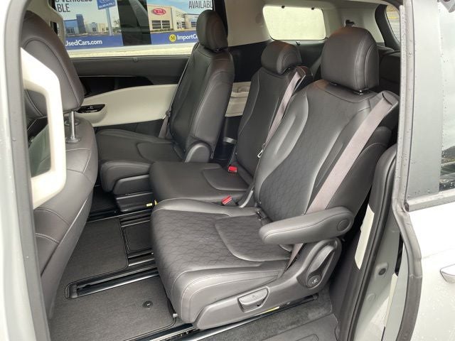 2024 Kia Carnival EX