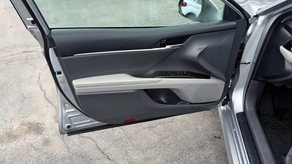 2021 Toyota Camry Hybrid LE
