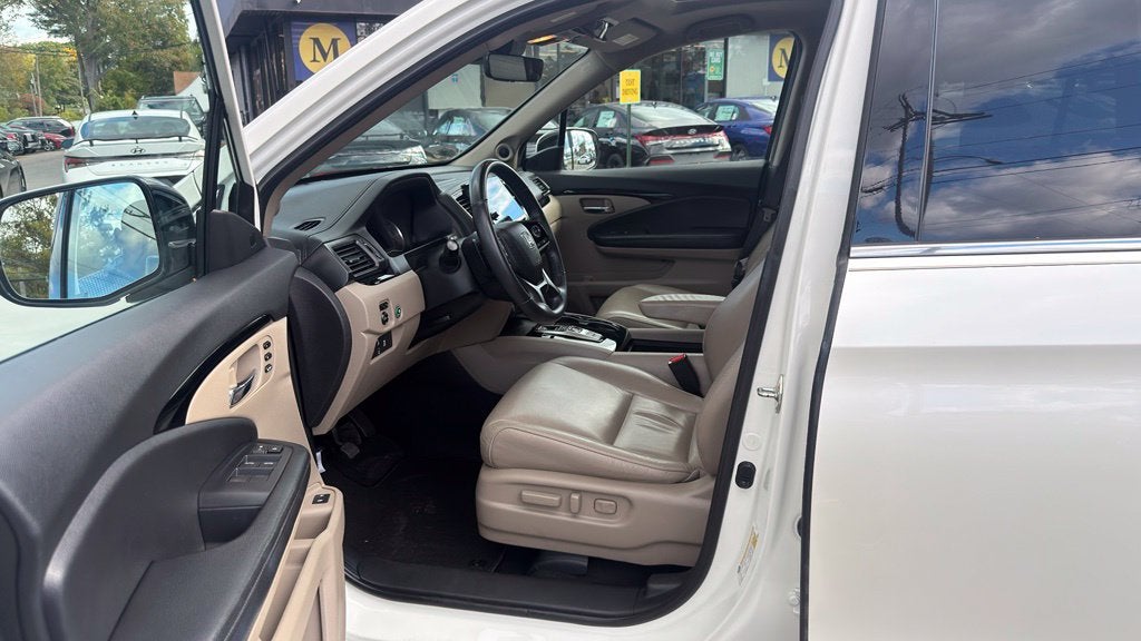 2019 Honda Pilot Touring 8 Passenger