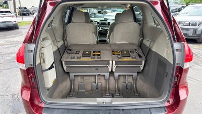 2014 Toyota Sienna LE 8 Passenger