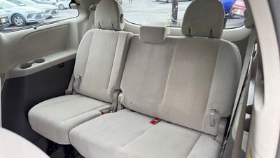 2014 Toyota Sienna LE 8 Passenger