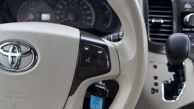 2014 Toyota Sienna LE 8 Passenger