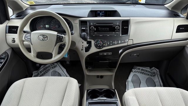 2014 Toyota Sienna LE 8 Passenger