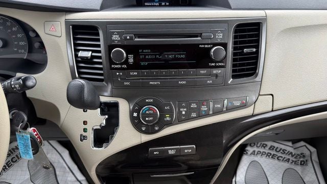 2014 Toyota Sienna LE 8 Passenger