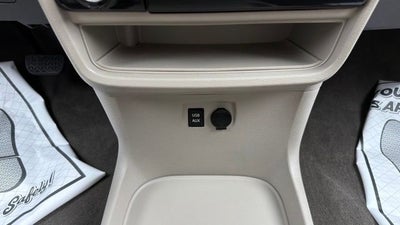 2014 Toyota Sienna LE 8 Passenger