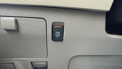 2014 Toyota Sienna LE 8 Passenger