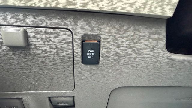 2014 Toyota Sienna LE 8 Passenger