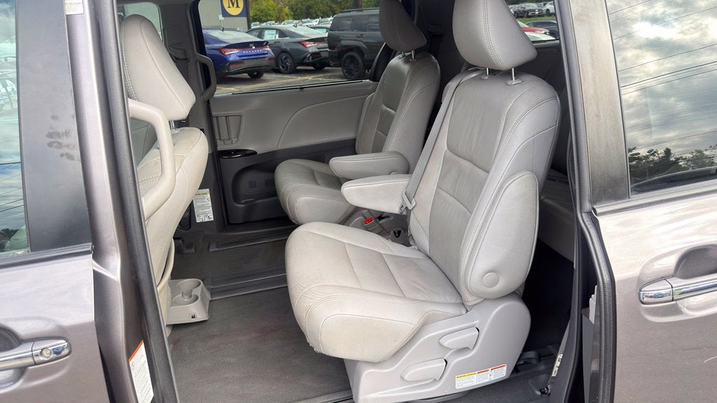 2019 Toyota Sienna XLE 8 Passenger