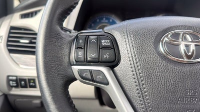 2019 Toyota Sienna XLE 8 Passenger