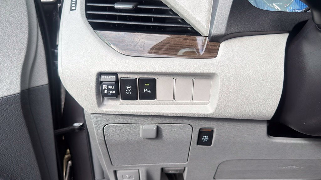 2019 Toyota Sienna XLE 8 Passenger