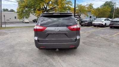 2019 Toyota Sienna XLE 8 Passenger