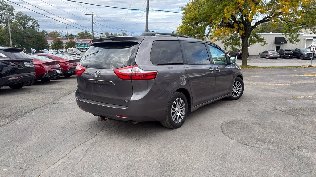 2019 Toyota Sienna XLE 8 Passenger