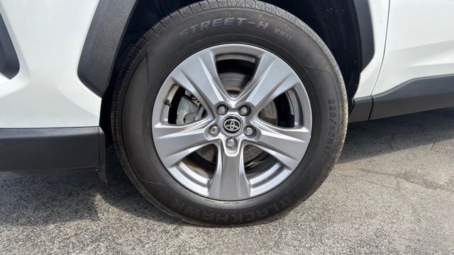 2022 Toyota RAV4 Hybrid LE