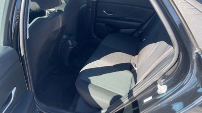 2023 Hyundai Elantra SE