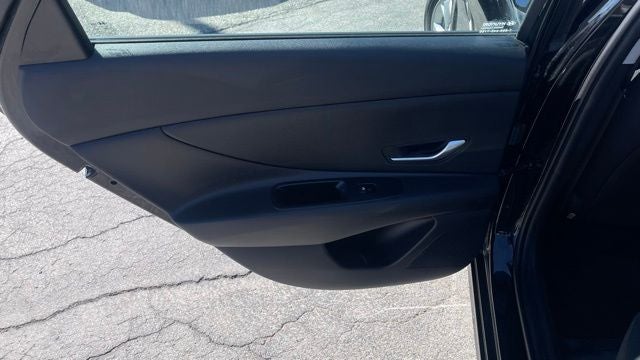 2023 Hyundai Elantra SE