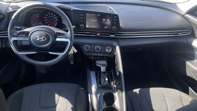 2023 Hyundai Elantra SE