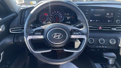 2023 Hyundai Elantra SE