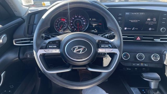 2023 Hyundai Elantra SE