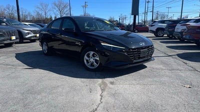 2023 Hyundai Elantra SE