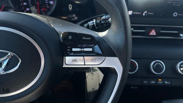 2023 Hyundai Elantra SE