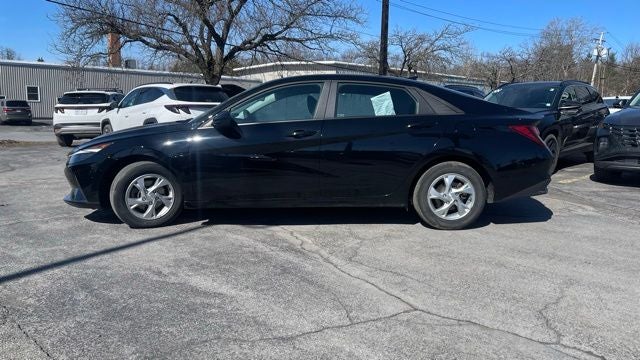 2023 Hyundai Elantra SE