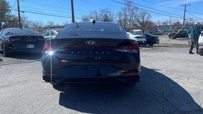 2023 Hyundai Elantra SE