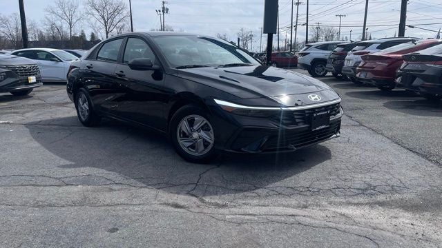 2025 Hyundai Elantra SE