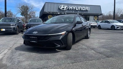 2025 Hyundai Elantra SE