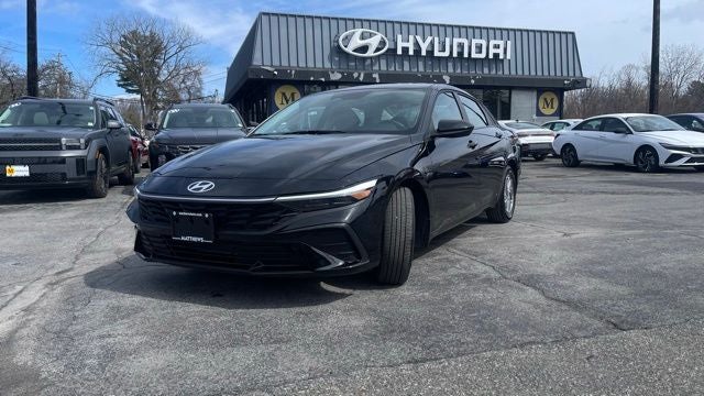 2025 Hyundai Elantra SE