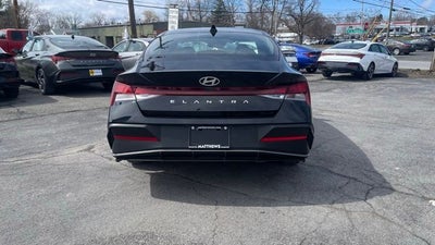 2025 Hyundai Elantra SE