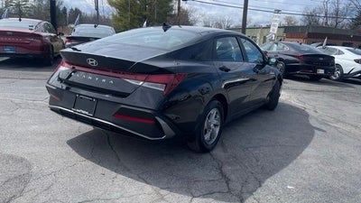 2025 Hyundai Elantra SE