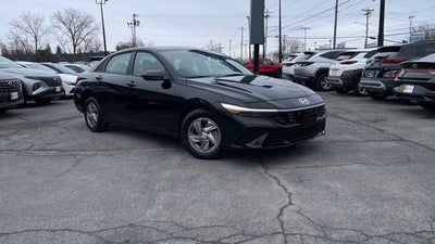 2025 Hyundai Elantra SE
