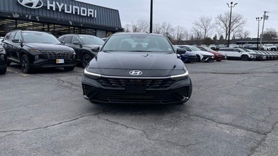 2025 Hyundai Elantra SE