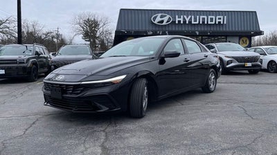 2025 Hyundai Elantra SE