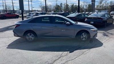 2025 Hyundai Elantra SE