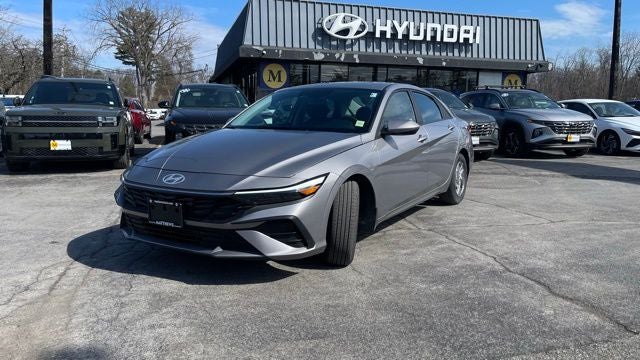 2025 Hyundai Elantra SE