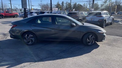 2025 Hyundai Elantra SEL Sport