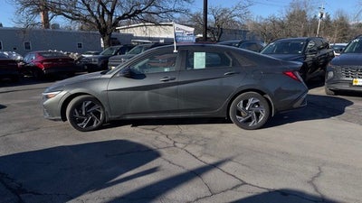 2025 Hyundai Elantra SEL Sport