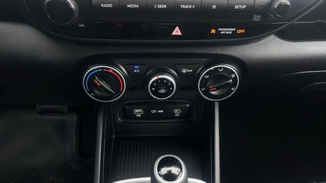 2025 Hyundai Venue SE